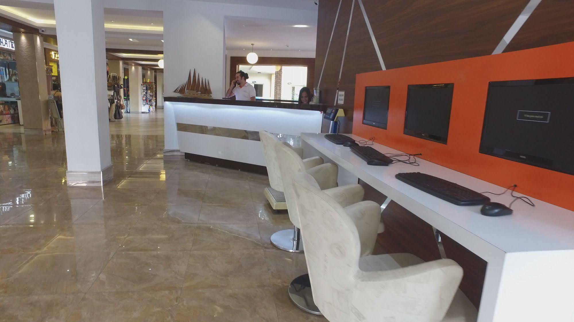 Exelsior Annex Aparthotel Мармарис Екстериор снимка
